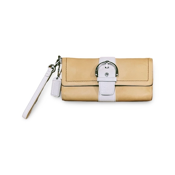 Coach Handbags - RARE! Coach Vintage Soho Two Toned Vachetta Leather Bifold Clutch/Wristlet